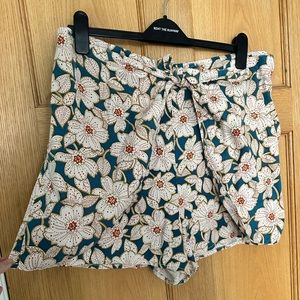 Tie front detail Anthropologie shorts with elastic waist